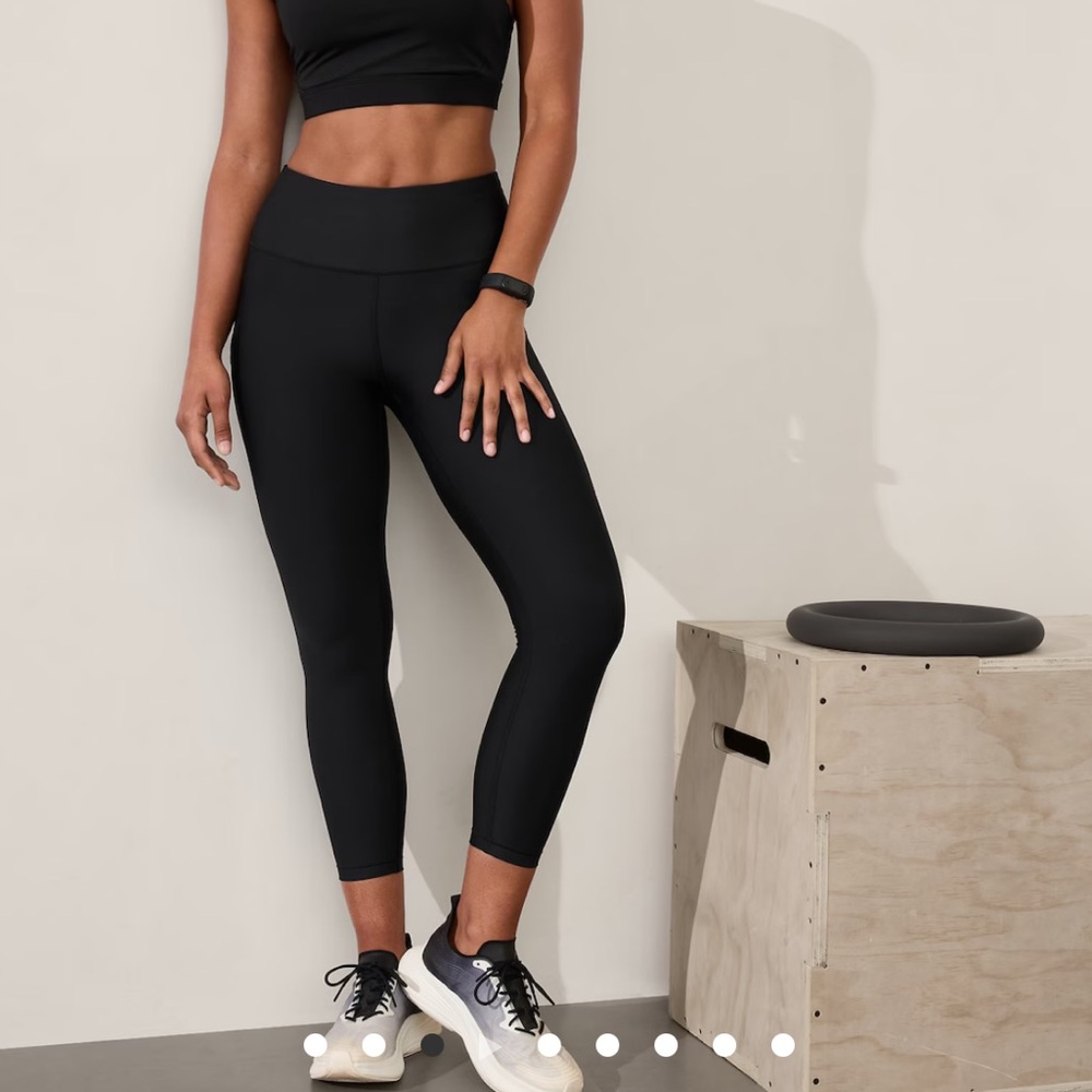 Like-new Athleta black leggings - size L